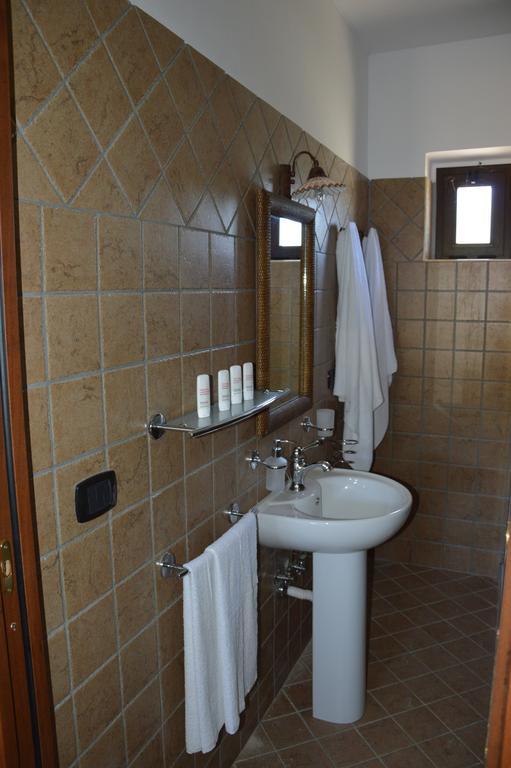 Agriturismo Donna Beatrice Bianco Bilik gambar