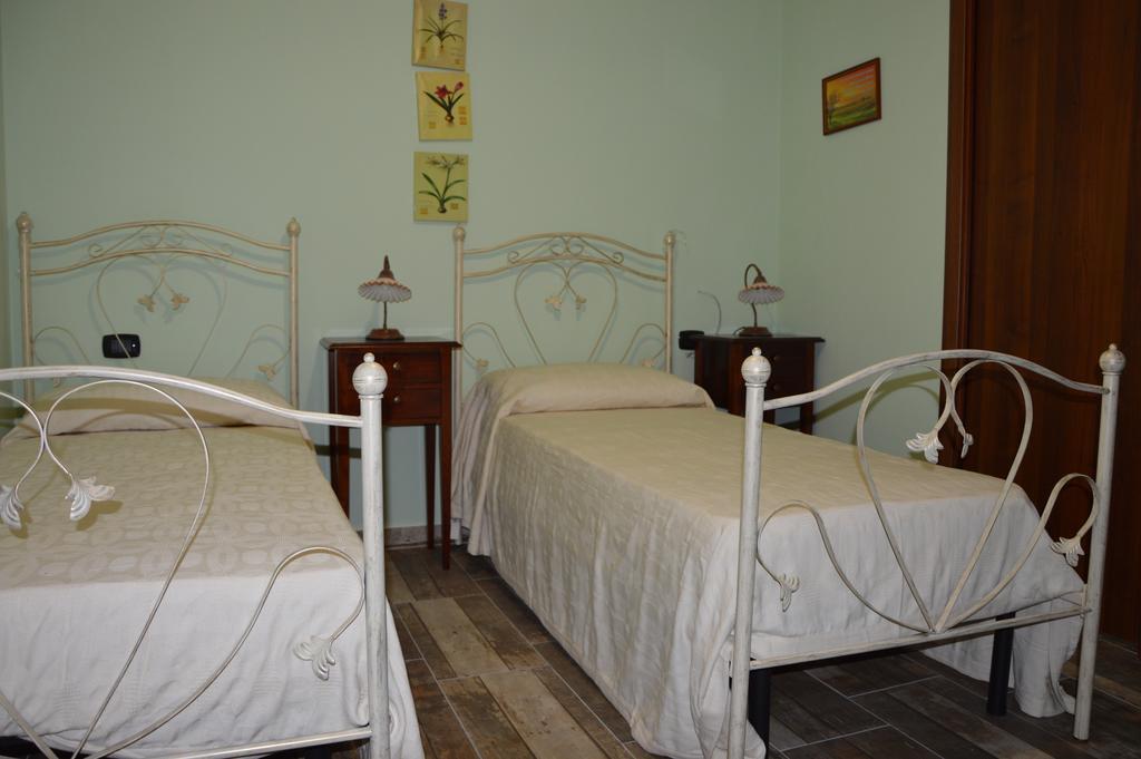 Agriturismo Donna Beatrice Bianco Bilik gambar
